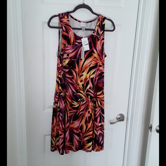 Dress - Picture 1 of 3